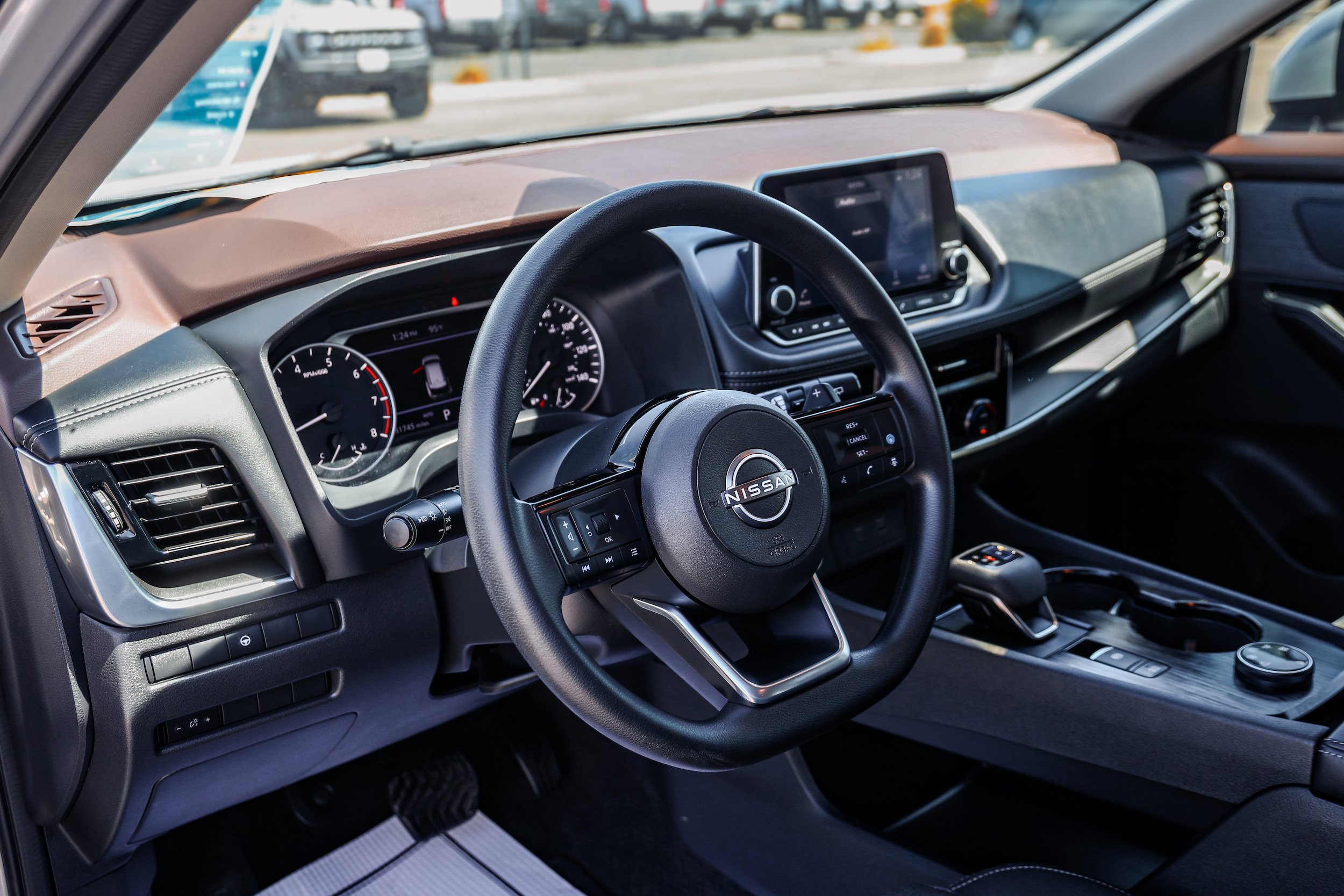 Used 2022 Nissan Rogue SV AWD/4WD image 9