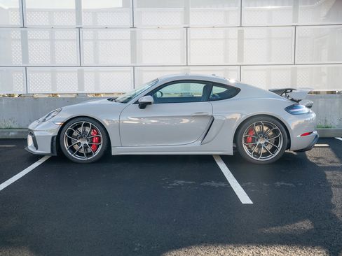 Used 2021 Porsche 718 Cayman GT4 image 2