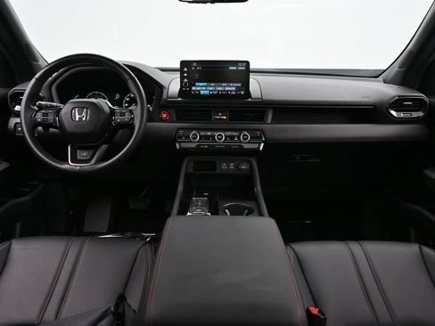 Certified 2025 Honda Pilot TrailSport image 46