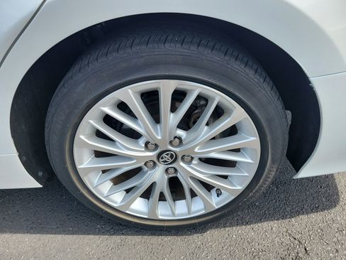 Used 2018 Toyota Camry XLE FWD image 35