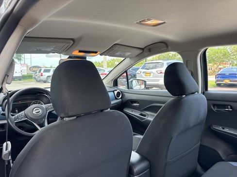 Used 2025 Nissan Versa SV FWD image 17