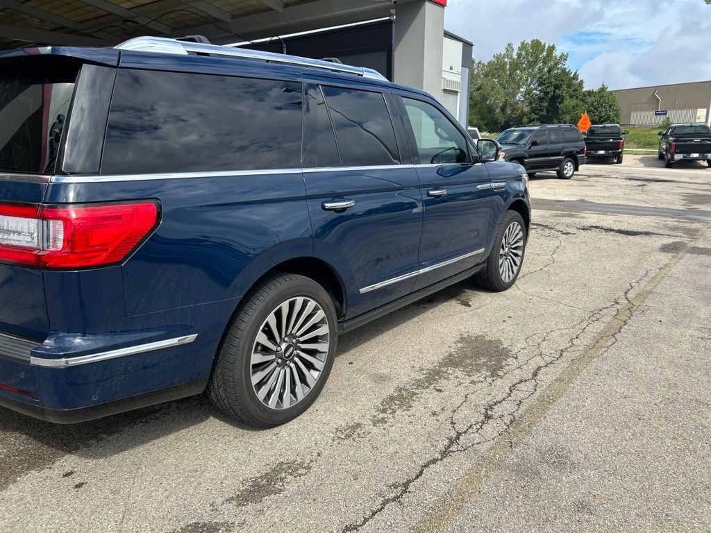 Used 2019 Lincoln Navigator Reserve AWD/4WD image 6
