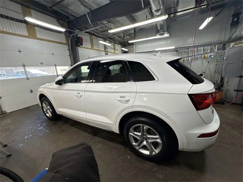 Used 2019 Audi Q5 2.0T Premium w/ Convenience Package image 10