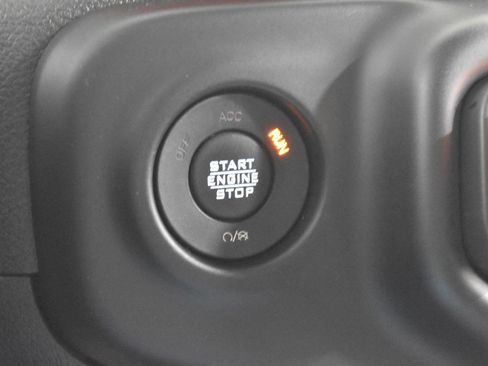 Used 2021 Jeep Gladiator Rubicon image 12