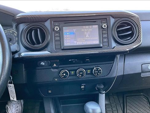 Used 2017 Toyota Tacoma SR RWD image 36