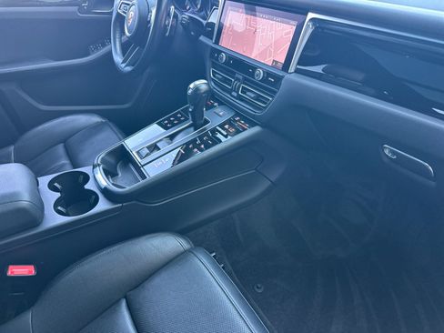 Certified 2023 Porsche Macan AWD/4WD image 22