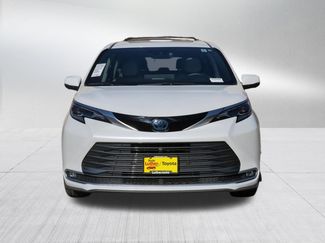 Certified 2025 Toyota Sienna Platinum FWD video 2