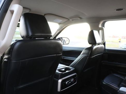 Used 2024 Ford Expedition XLT image 16