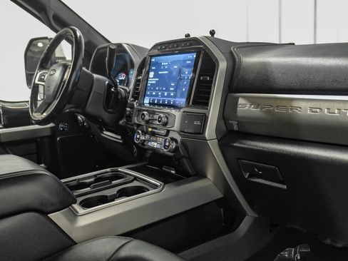 Used 2022 Ford F350 Platinum w/ FX4 Off-Road Package AWD/4WD image 12