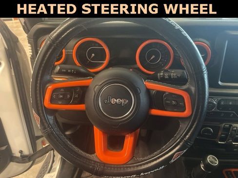 Used 2018 Jeep Wrangler Unlimited Sahara image 16