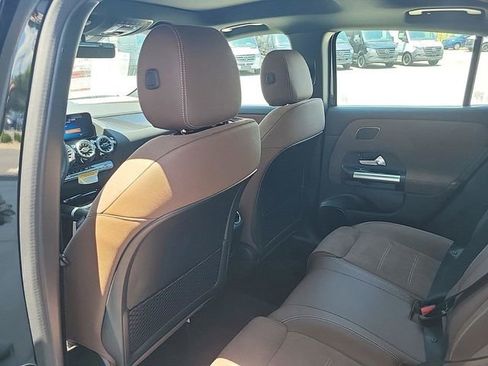 New 2025 Mercedes-Benz GLA 35 AMG 4MATIC image 18