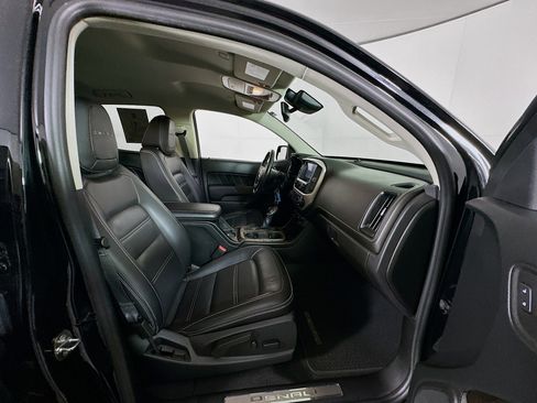 Used 2022 GMC Canyon Denali image 32