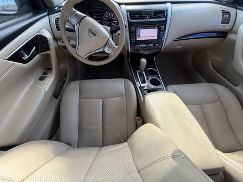Used 2013 Nissan Altima 2.5 SL w/ Technology Pkg image 12