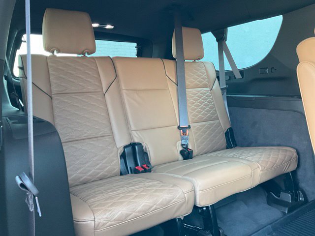 Used 2021 Cadillac Escalade ESV Premium Luxury w/ LPO, Radiant Package AWD/4WD image 26