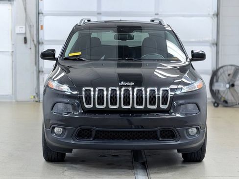 Used 2015 Jeep Cherokee Latitude w/ Comfort/Convenience Group AWD/4WD image 2