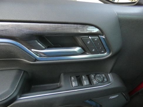 Certified 2024 Chevrolet Silverado 1500 LTZ AWD/4WD image 19