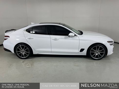 Used 2022 Genesis G70 2.0T w/ Prestige Package RWD image 5