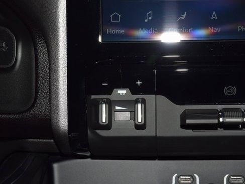 Used 2024 RAM 2500 Laramie w/ Night Edition image 32