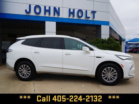 Used 2024 Buick Enclave Premium FWD image 8