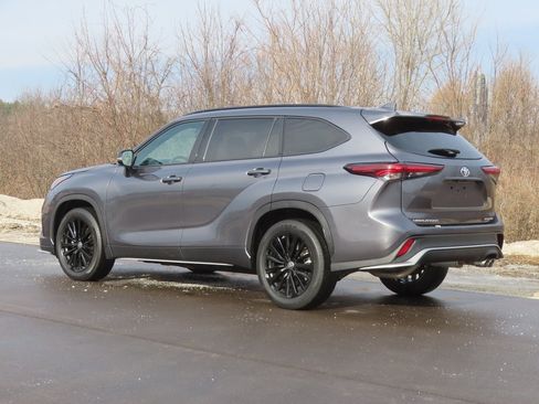 Used 2024 Toyota Highlander XSE image 30