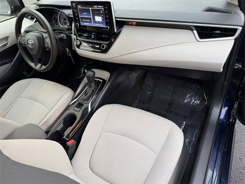 Used 2021 Toyota Corolla LE image 19