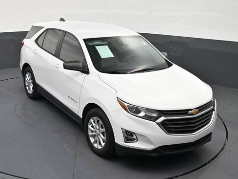 Used 2020 Chevrolet Equinox LS FWD image 19
