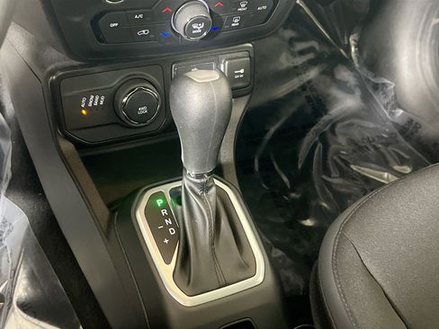 Used 2023 Jeep Renegade Altitude w/ Sun/Sound Group image 17