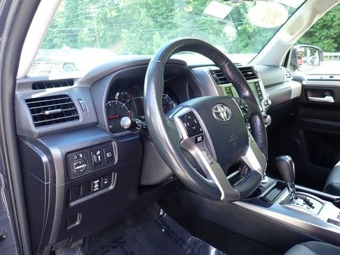 Used 2024 Toyota 4Runner SR5 Premium w/ Moonroof Package AWD/4WD image 16