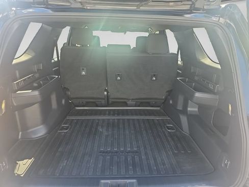 Used 2025 Toyota 4Runner SR5 AWD/4WD image 9