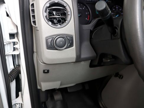 Used 2022 Ford E-350 and Econoline 350 Super Duty w/ Power Windows & Locks Group image 18