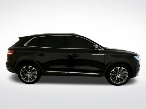 Used 2022 Lincoln Nautilus Reserve AWD/4WD image 5