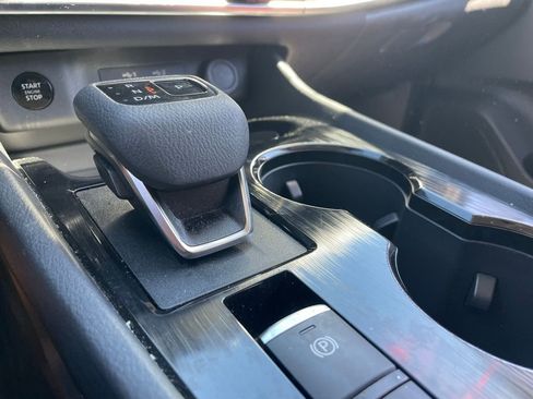 Used 2025 Nissan Rogue SV image 6