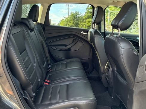 Used 2019 Ford Escape Titanium AWD/4WD image 11
