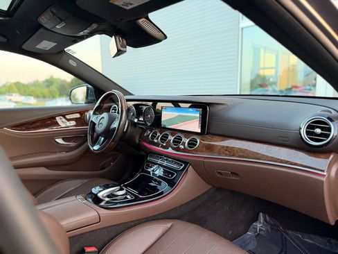 Used 2017 Mercedes-Benz E 400 4MATIC Wagon image 32
