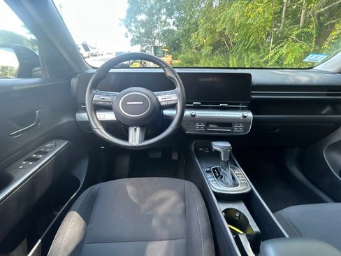 Used 2025 Hyundai Kona SEL AWD/4WD image 14