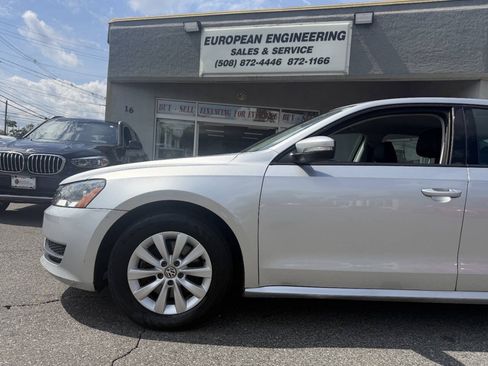Used 2014 Volkswagen Passat 1.8T Wolfsburg Edition FWD image 9