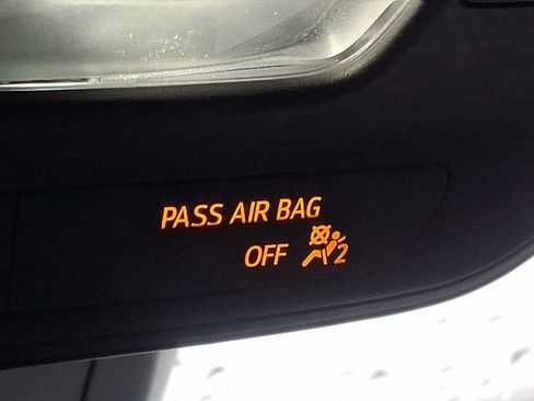 Used 2025 Chevrolet Equinox LT FWD image 30