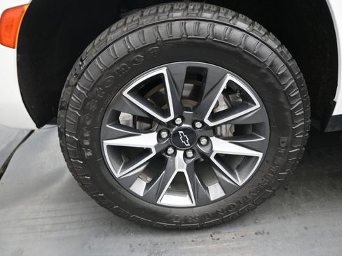 Used 2023 Chevrolet Tahoe Z71 AWD/4WD image 11