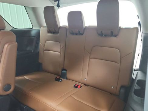 Used 2024 Nissan Pathfinder Platinum FWD image 36
