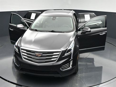Used 2017 Cadillac XT5 Premium Luxury AWD/4WD image 28