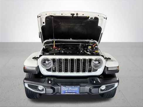 Certified 2025 Jeep Wrangler Unlimited Sahara AWD/4WD image 22
