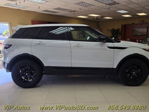 Used 2018 Land Rover Range Rover Evoque SE Premium AWD/4WD image 5
