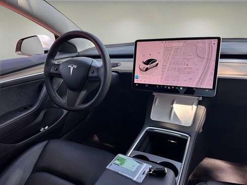 Used 2023 Tesla Model 3 Standard Range RWD image 7