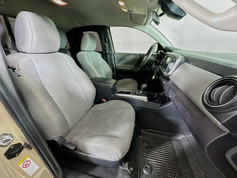 Used 2018 Toyota Tacoma SR5 image 27