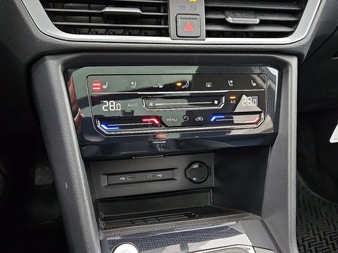 New 2026 Volkswagen Taos SEL image 15