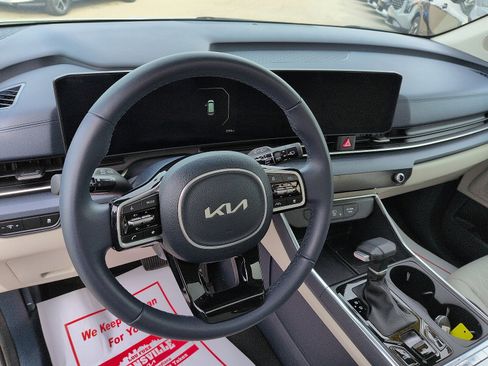 Certified 2026 Kia Carnival SX image 9