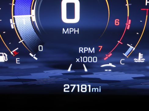 Used 2025 Chevrolet Traverse RS AWD/4WD image 17