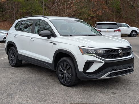 Used 2024 Volkswagen Taos S image 11