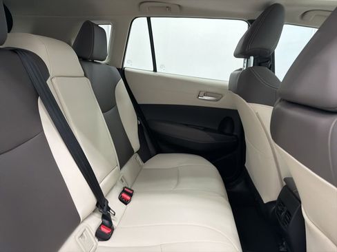 Used 2024 Toyota Corolla Cross XLE w/ Convenience Package image 27