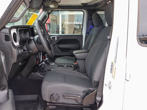 Used 2025 Jeep Wrangler Unlimited Sport AWD/4WD image 7